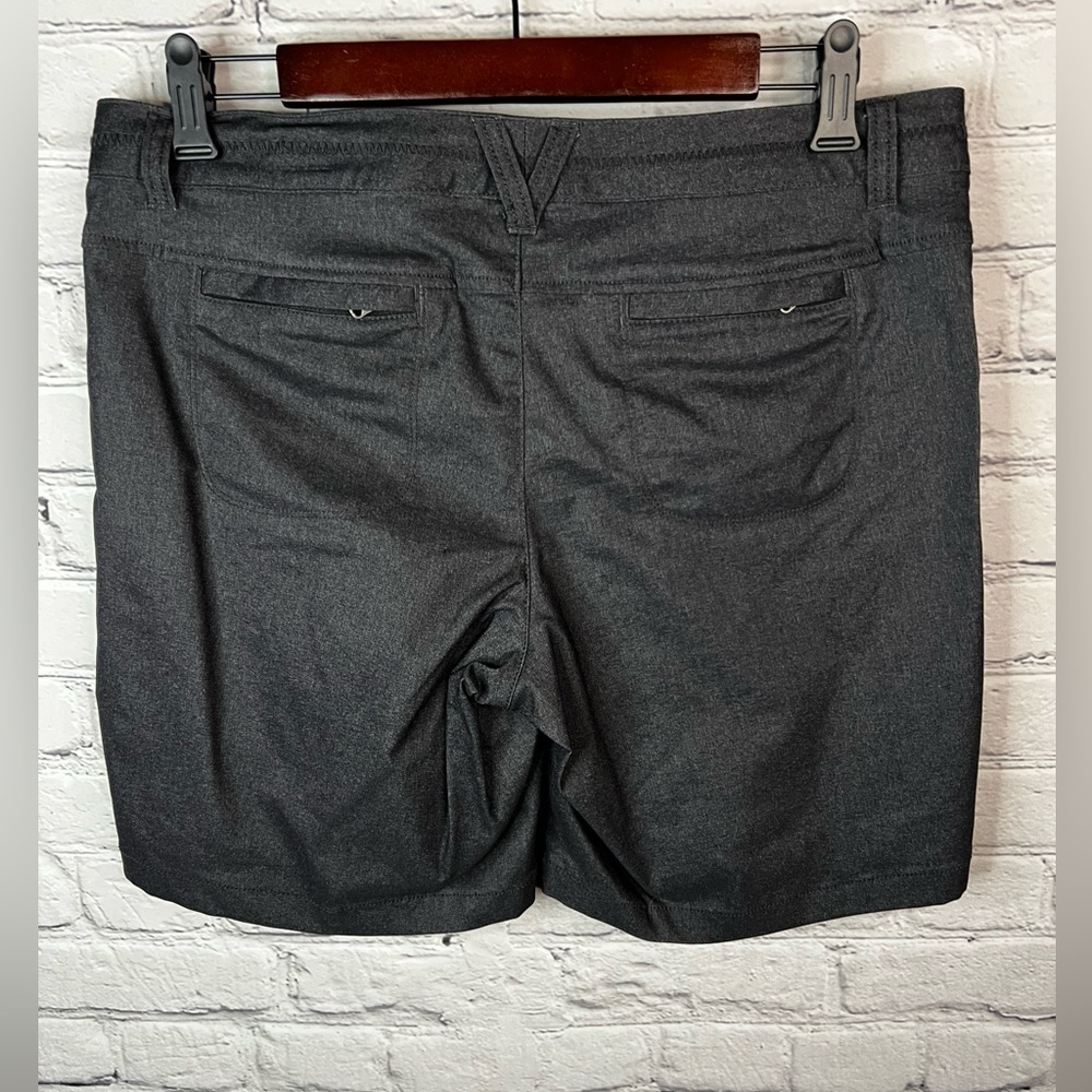 Athleta‎ Heathered Charcoal Gray Black La Trek 8" Inseam Mid Rise Shorts Size 8 - Picture 2 of 10